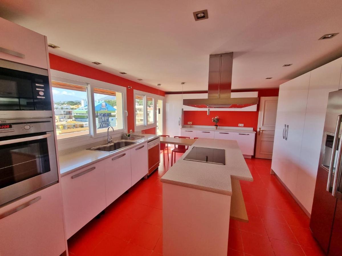 Penthouse With Private Pool, Hot Tub Jacuzzi With Sea Views And Chill-Out Zone, Close To The Sea マルベーリャ エクステリア 写真