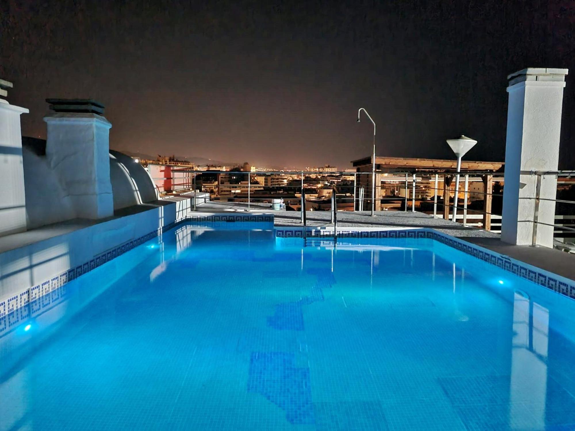 Penthouse With Private Pool, Hot Tub Jacuzzi With Sea Views And Chill-Out Zone, Close To The Sea マルベーリャ エクステリア 写真